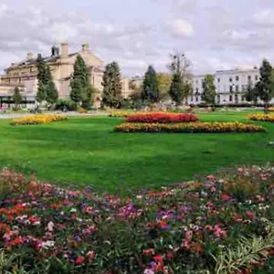 5 Bed Modern Town Centre , Cheltenham United Kingdom
